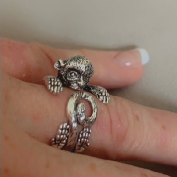 Adjustable monkey ring, Silvertone - Picture 4 of 6
